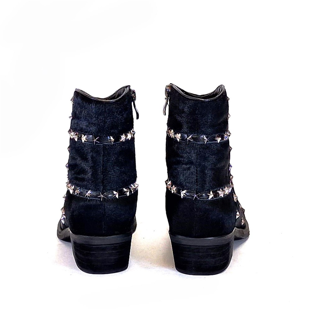 ALMA EN PENA Horse Black Tachas